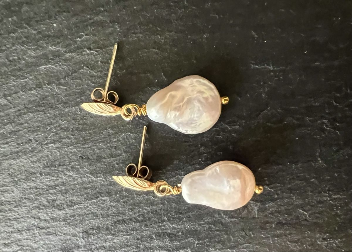 Orecchini pendenti & Orecchini a lobo: Keshi White Pearl Earrings - Gold Plated Silver – Nuovo e nell'imballaggio originale da Rüschlikon venduto da ThereseJewelryDesign 3
