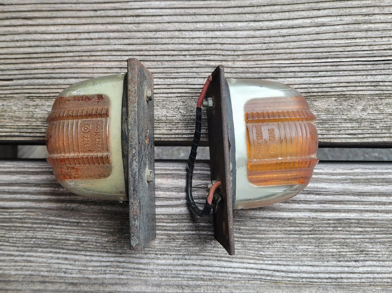 Accessori per altri veicoli: 2x HELLA K12668 Blinker Oldtimer Mercedes / Messerschmitt – Usato da Reichenburg venduto da Schnaeppli_12 1