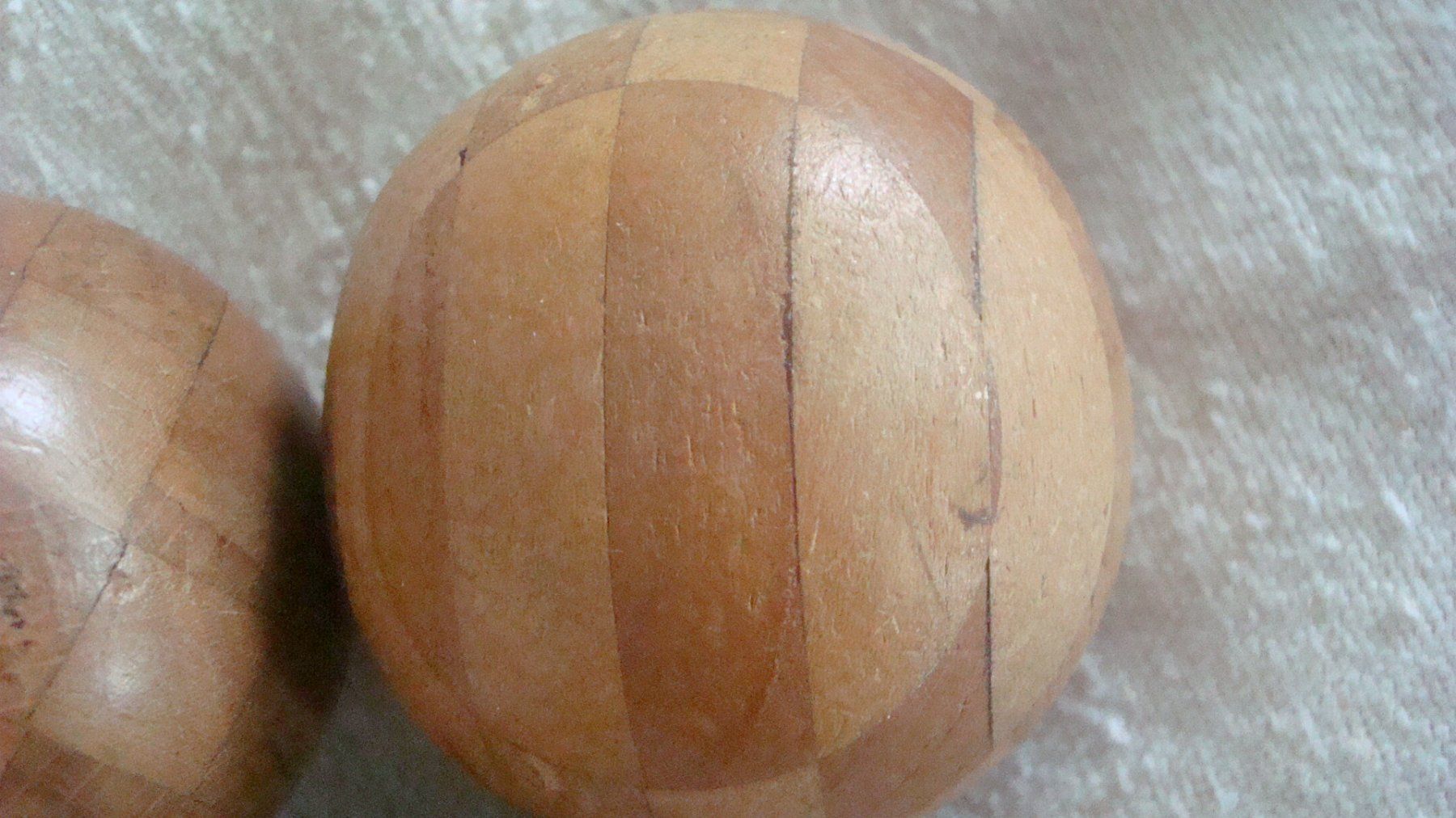 Tutte le decorazioni: 3 alte Holzstopfkugeln 5 - 6 cm – Usato da Münchenstein venduto da Pesci6 3