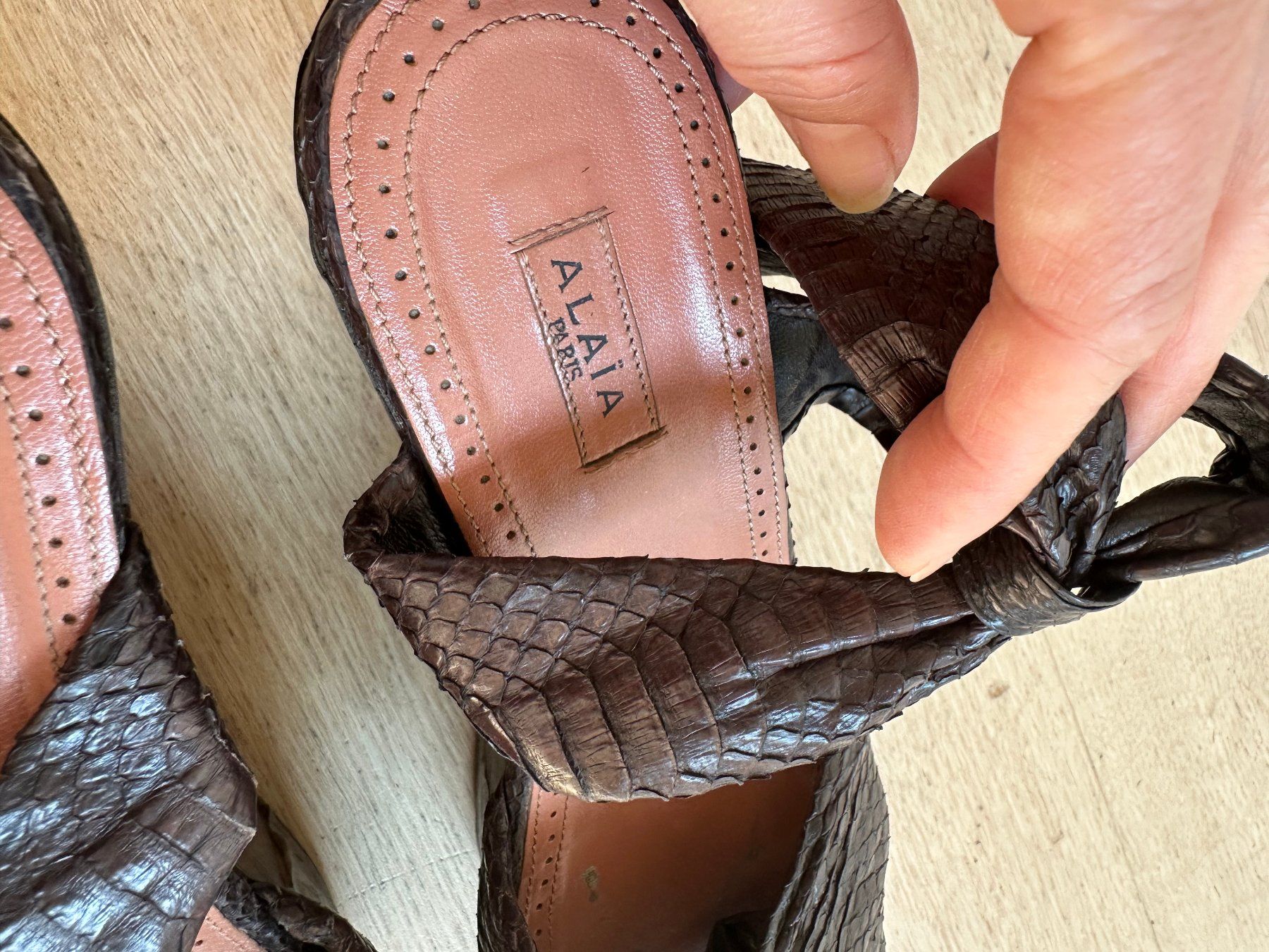 Alaia Damenschuhe: Alaia Python Sandalen – Gebraucht aus Steinmaur von regenbogen052 3