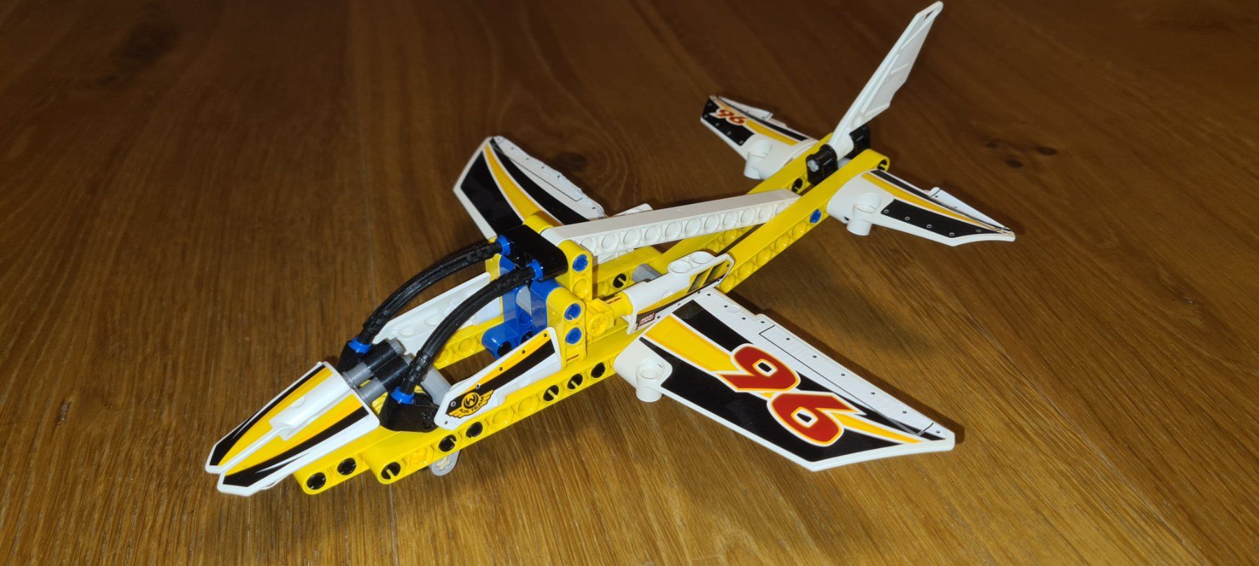 Lego Giocattoli: Lego Technic 42044 - Düsenflugzeug – Usato da Windisch venduto da mawa667 1