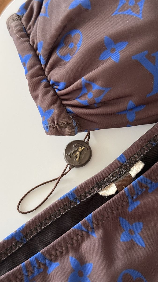Louis Vuitton Badekleider & Bikinis: Louis Vuitton Bikini Set Monogram Blau/Braun • Gr. 40 – Gebraucht aus Ostermundigen von itsanoemithing 2