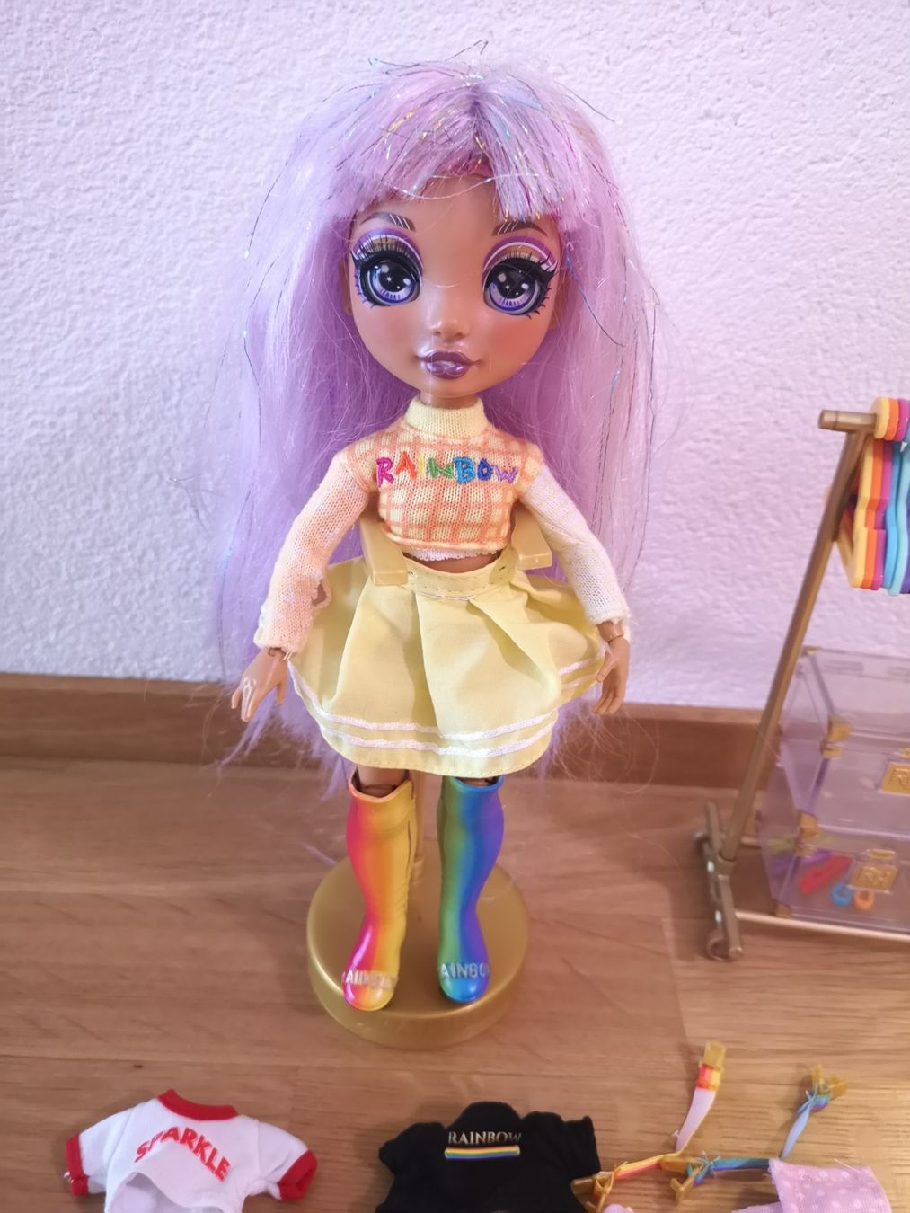 Puppen: AKTION HEUTE Rainbow High Fashion Studio – Gebraucht aus Herisau von Seyashop_2 3