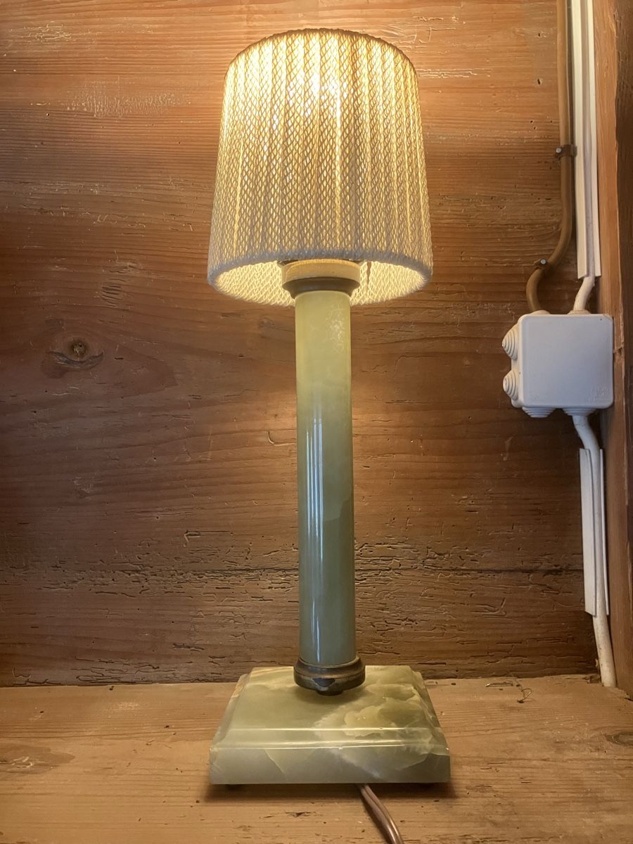 Lampes: Tischlampe, Marmor oder evtl. Onyx?, Druckschalter – D'occasion à Neftenbach par 889095