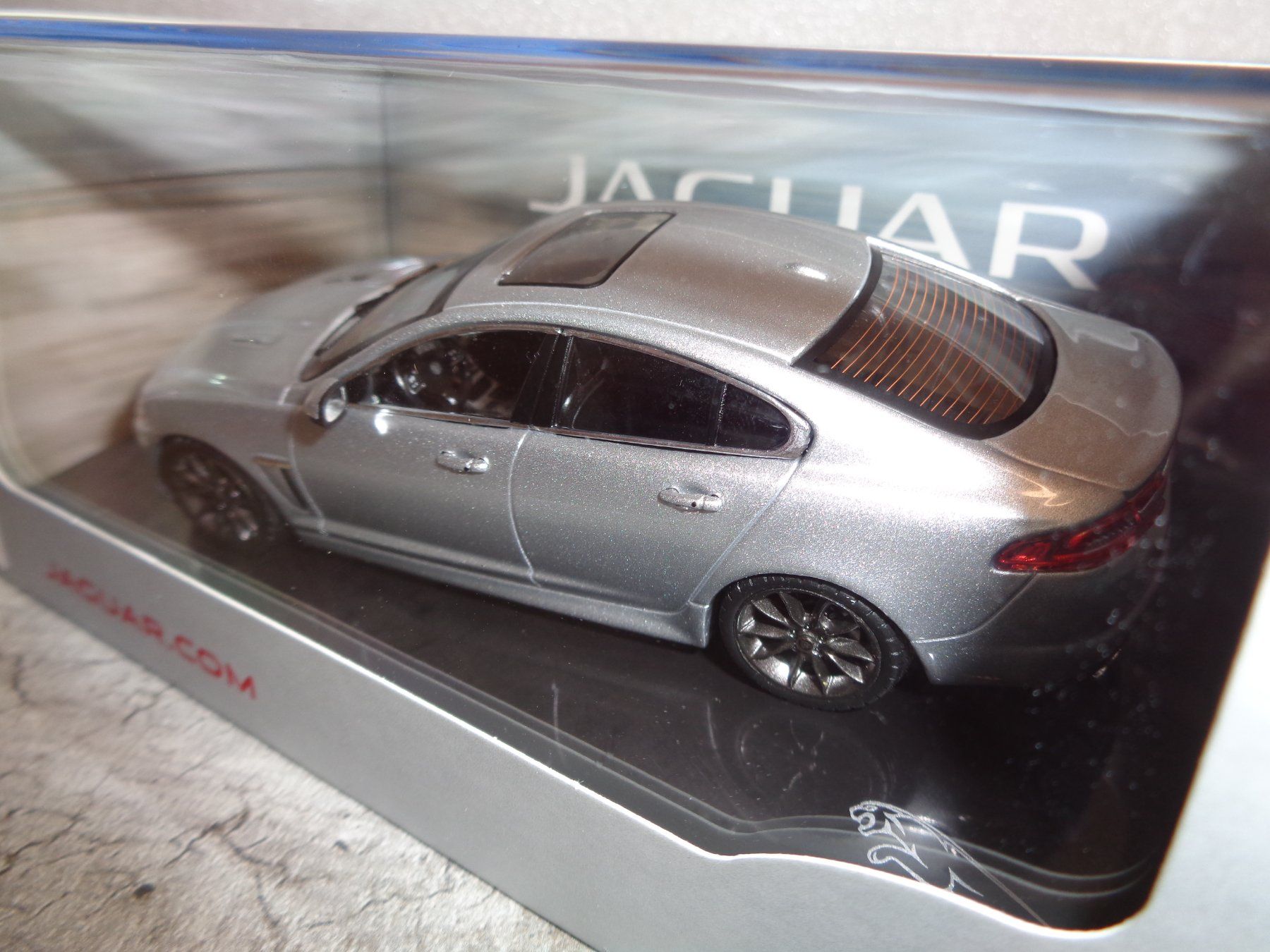 Jaguar Modellini d'auto: Ixo 1:43 Jaguar XFR – Nuovo e nell'imballaggio originale da Reconvilier venduto da rallycar 2