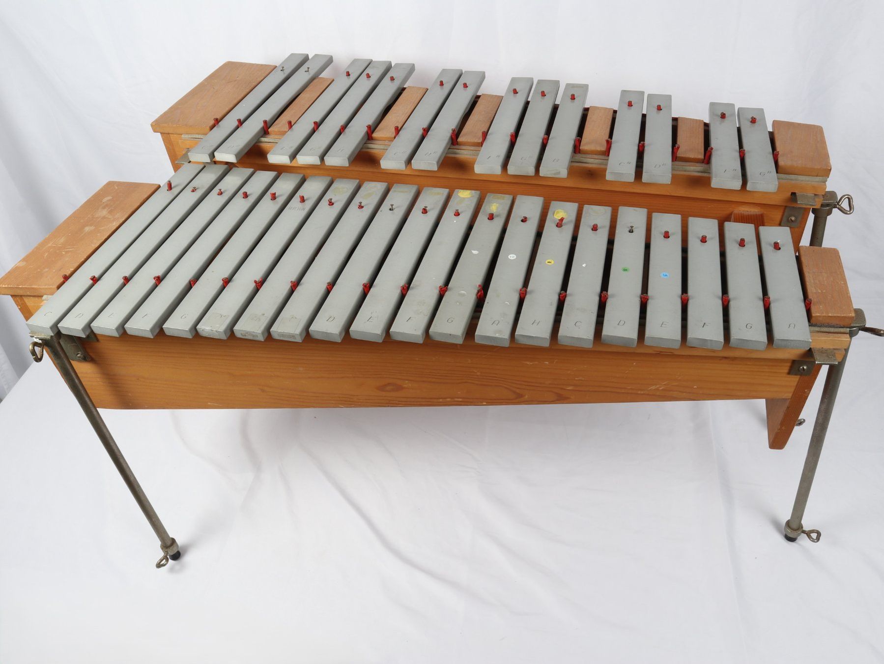 Musikinstrumente: STUDIO 49 Chromatisches Metallophon – Gebraucht aus Steinen von Restwert_Steinen