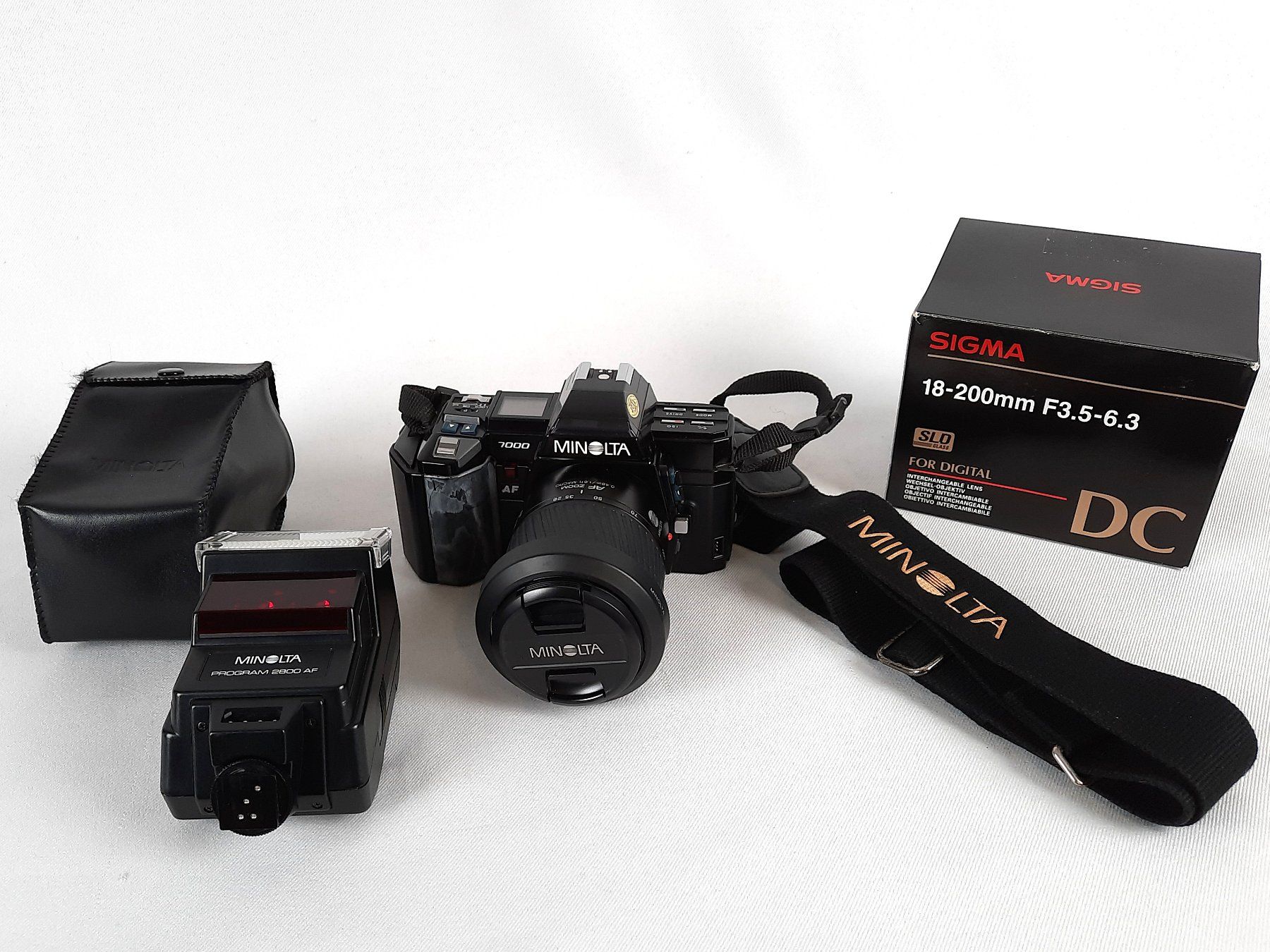 Minolta Appareil photo: Minolta 7000 AF Analog-Kamera Set+Sigma Zoom&Blitz – D'occasion à Beinwil am See par Restwert_Beinwil 8