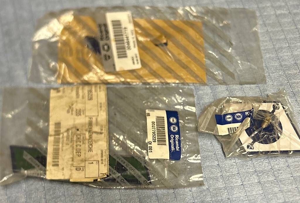 Tutti pezzi di ricambio auto: Fiat Punto GT Embleme – Usato da Ennenda venduto da Peppinied0 3