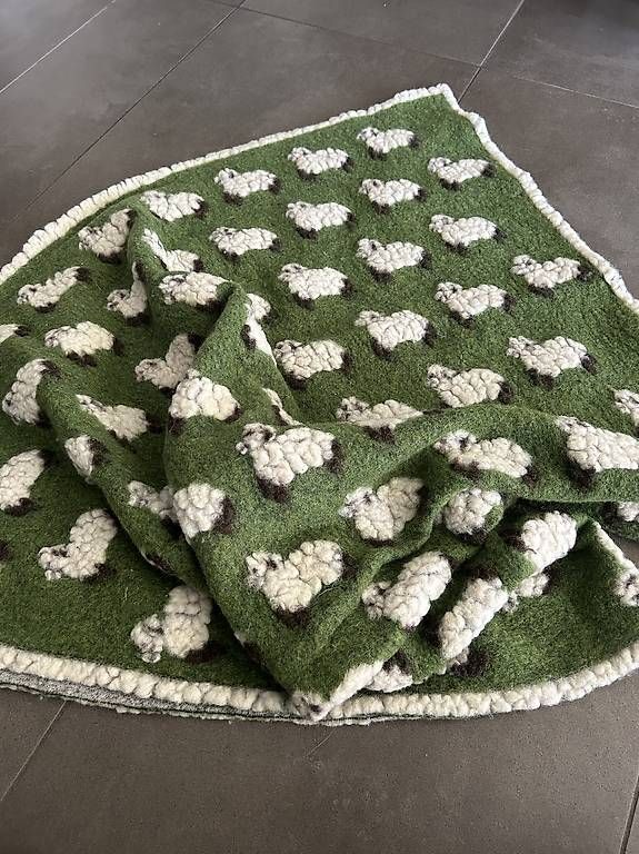 Coperte: Schafwolle Babydecke Kinderdecke Schafe – Usato da Winterthur venduto da mcMaemi