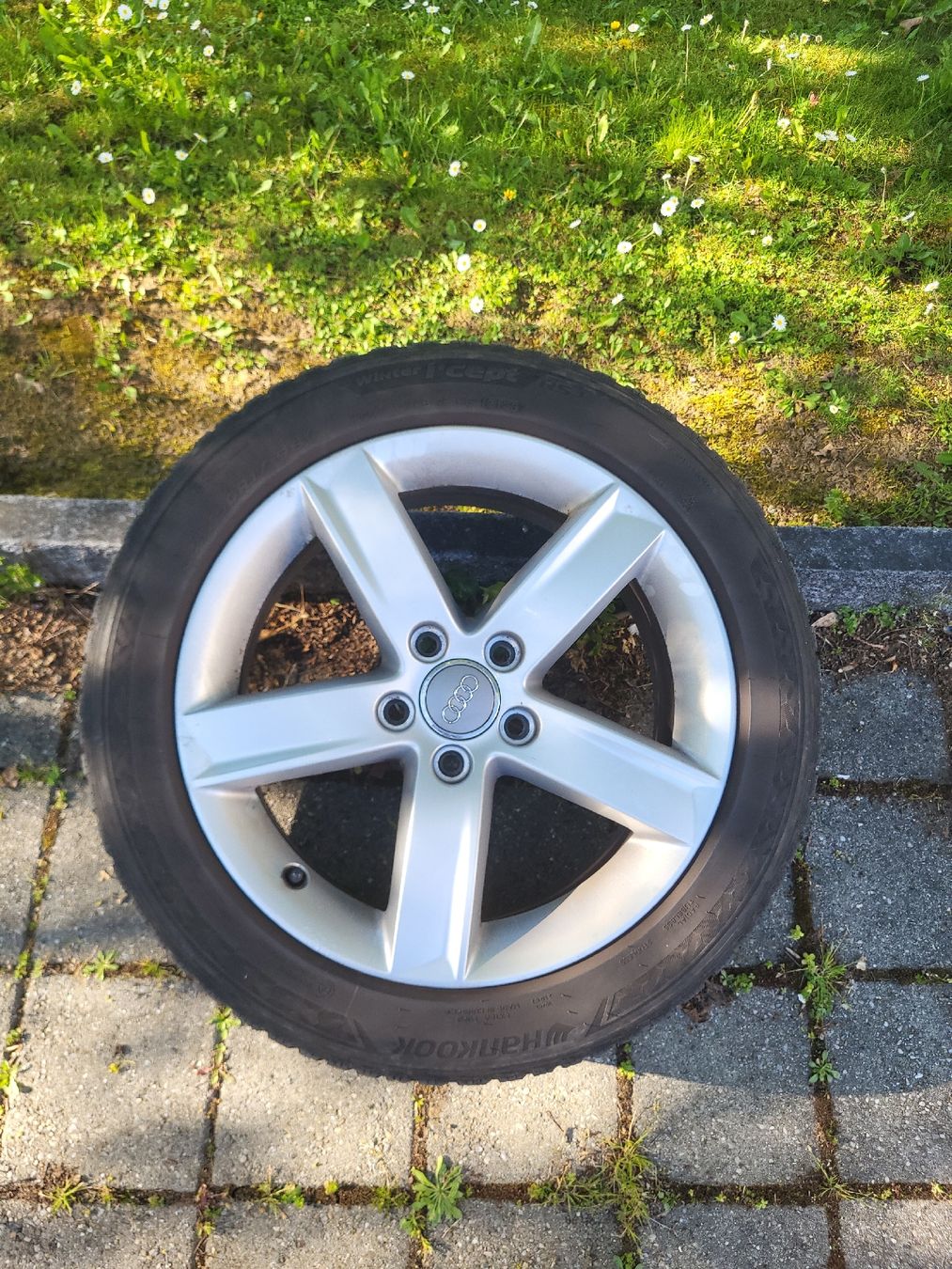 Hankook Pneus & Kompletträder: pneus 225/50 R17 sur jantes – Gebraucht aus Delemont von Qam_qy7k 2