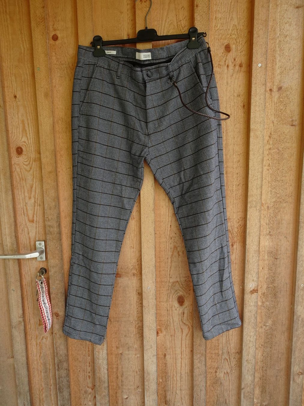 Pantaloni: Graue Slim Herren Winter-Hose von Solid Gr. L  - 240417 – Usato da Küssnacht am Rigi venduto da Good4Deckeli