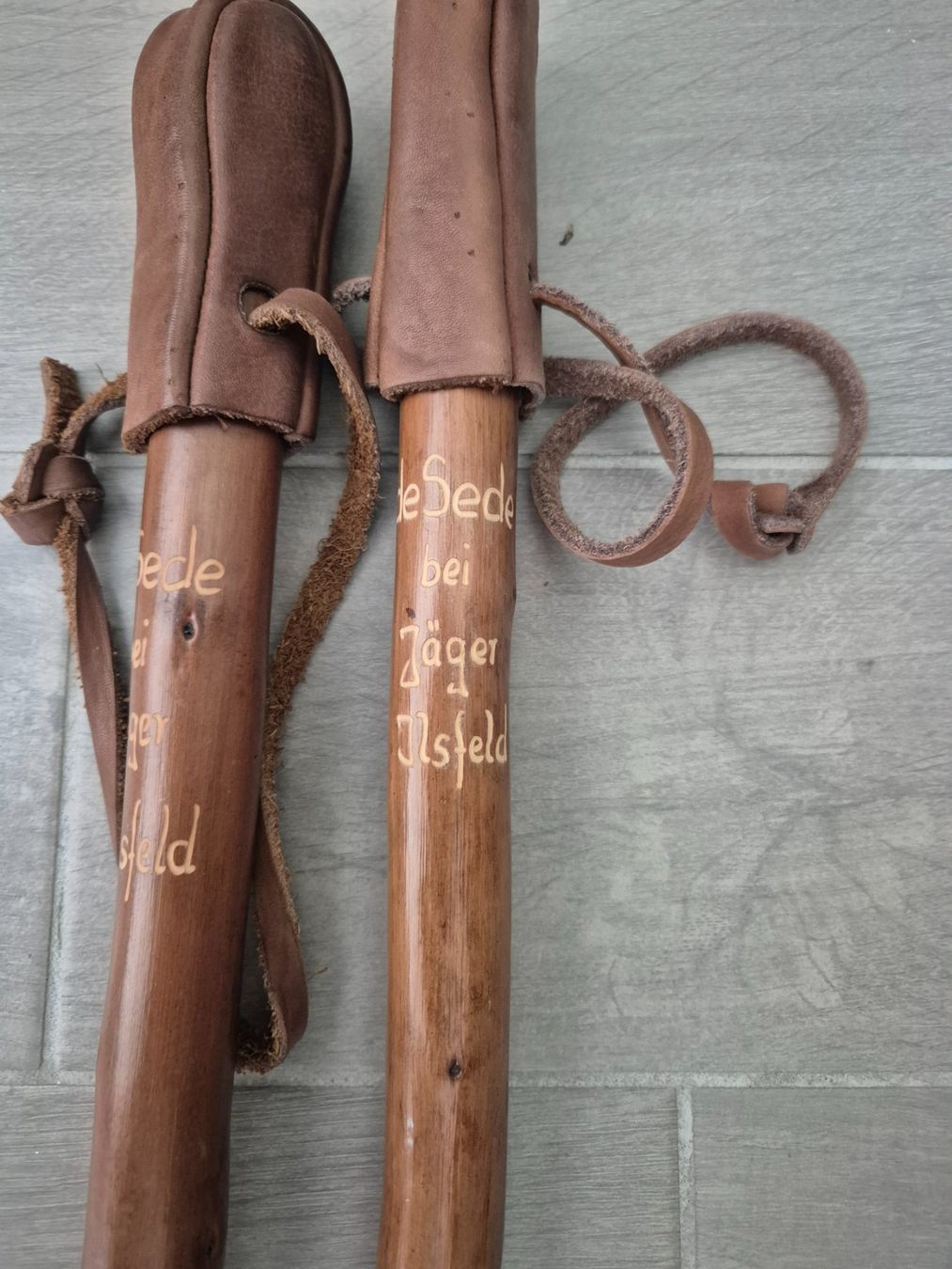 Wanderstöcke: 2 bâtons de marché anciens en bois – Gebraucht aus Fully von tameab 1