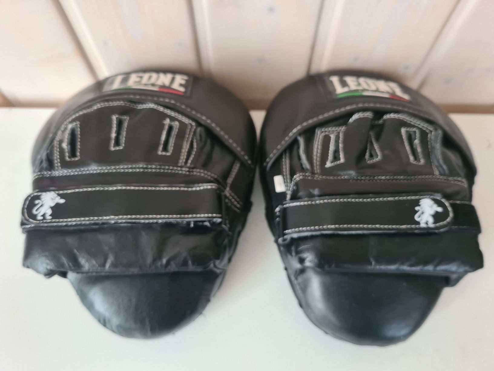 Guanti & manicotti: Boxhandschuhe – Usato da Waldkirch venduto da Hypertenuse 1