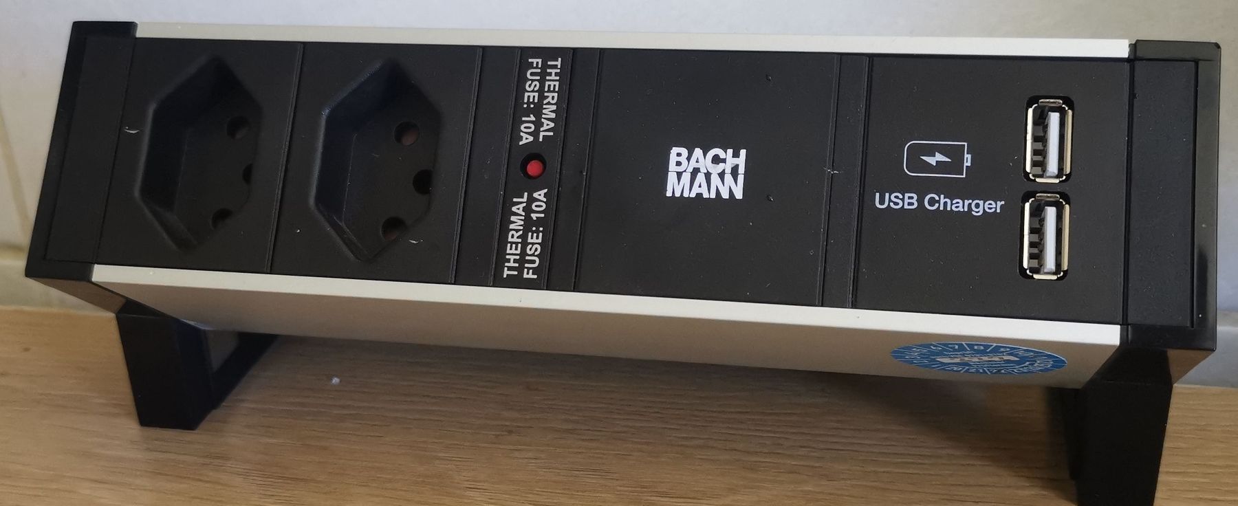 Stecker: Bachmann Multiprise de table DESK 2, 2x T13, 2x USB – Gebraucht aus petit-lancy von Mak_zou