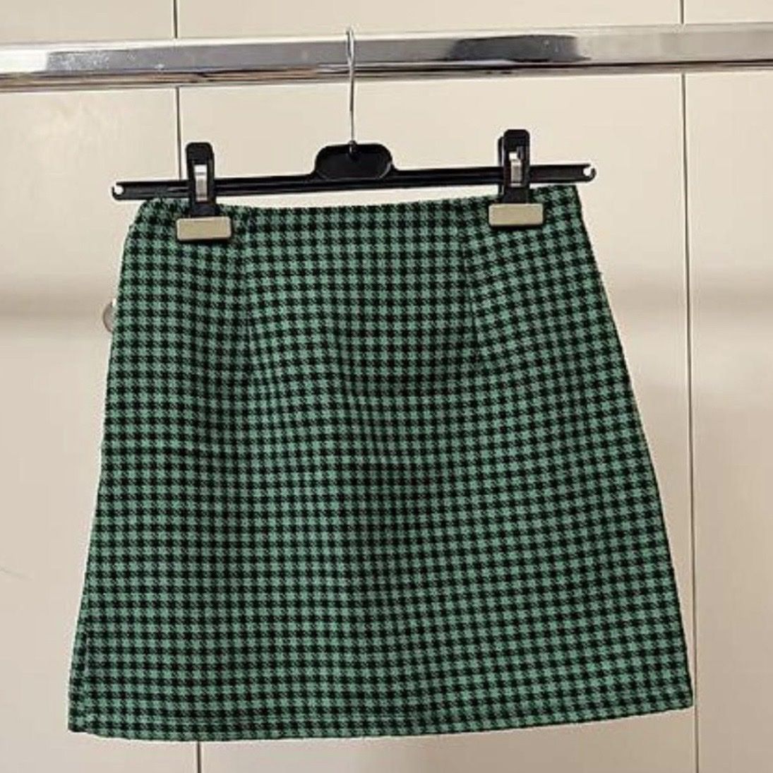 Only Röcke: GREEN PLAIDED SKIRT🪴 – Gebraucht aus Dietikon von athiinax 2