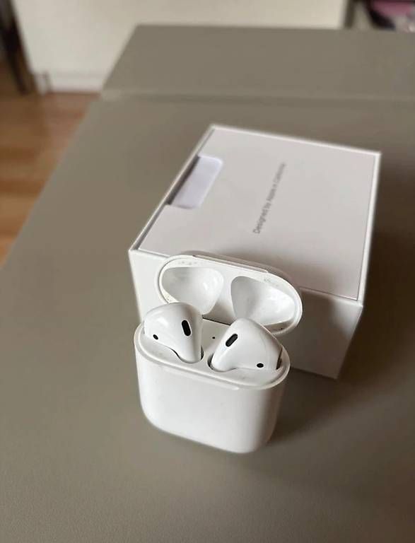 Cuffie: AirPods 1° Generazione  – Usato da Emmen venduto da MarcoPorcheri