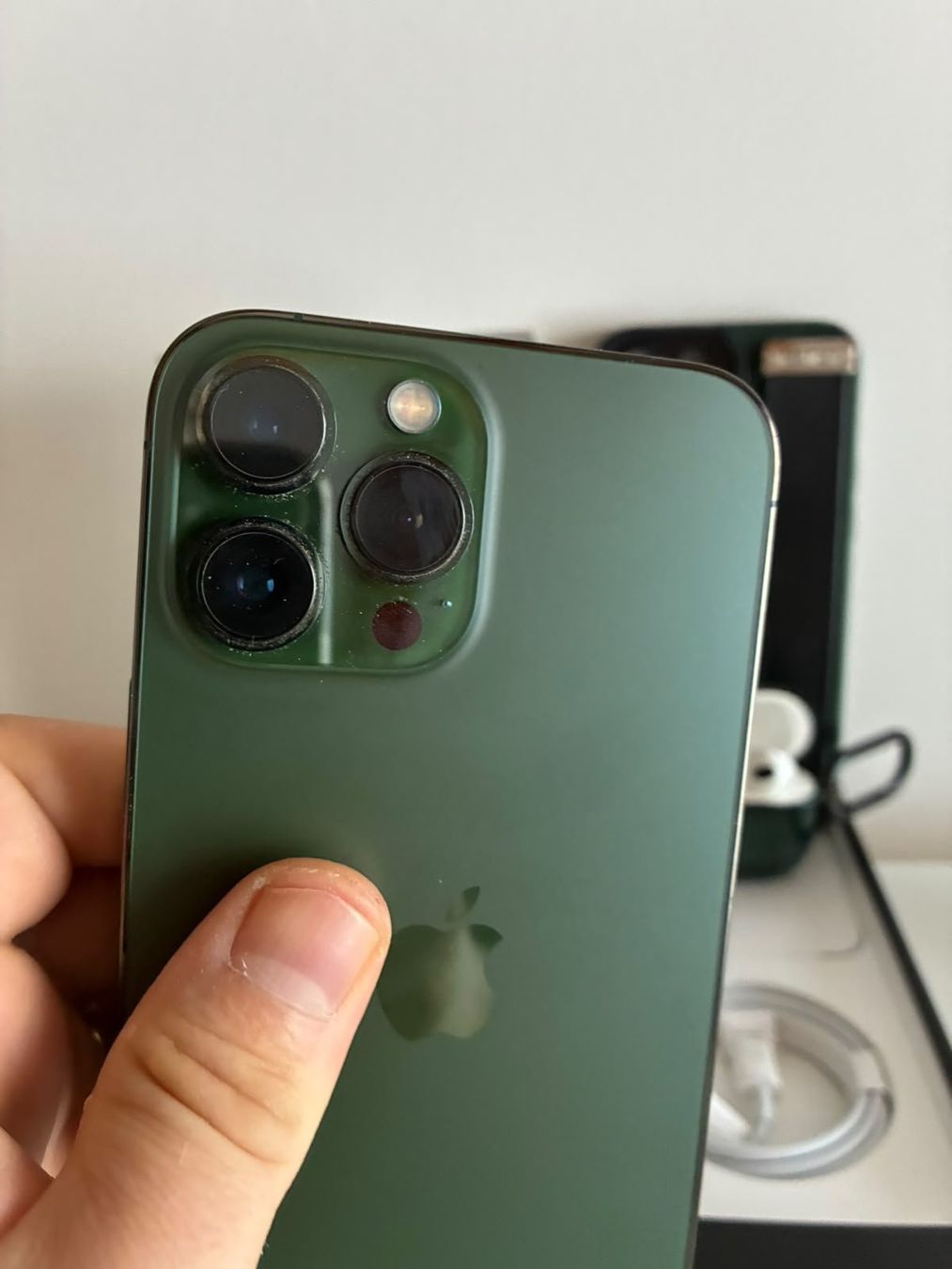 Apple Handys / Smartphones: Iphone 13 Pro Max plus Airpods! – Gebraucht aus Hägglingen von MR.BG 3