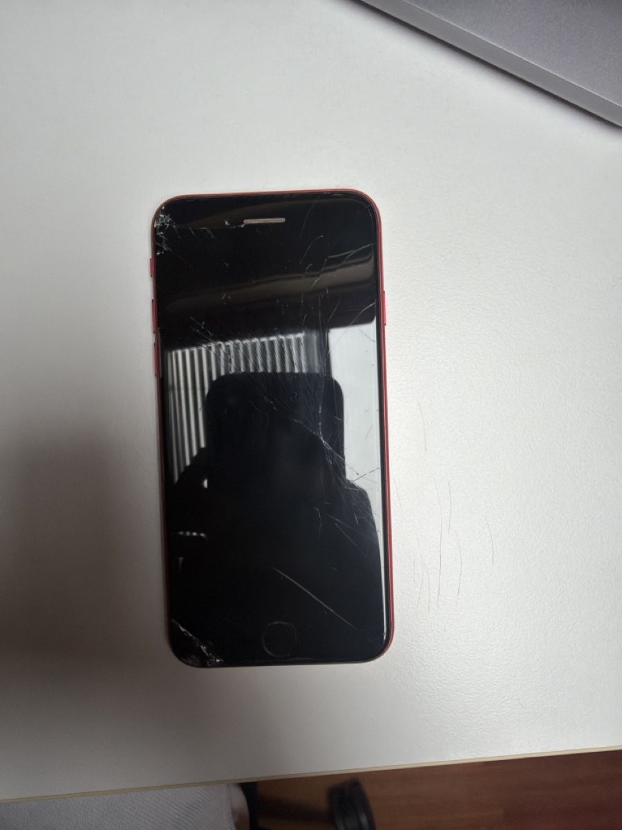 Apple Handys / Smartphones: Apple iPhone SE 128GB Red, Display Defective Condition – Defekt aus Ittigen von karim.2hami 1