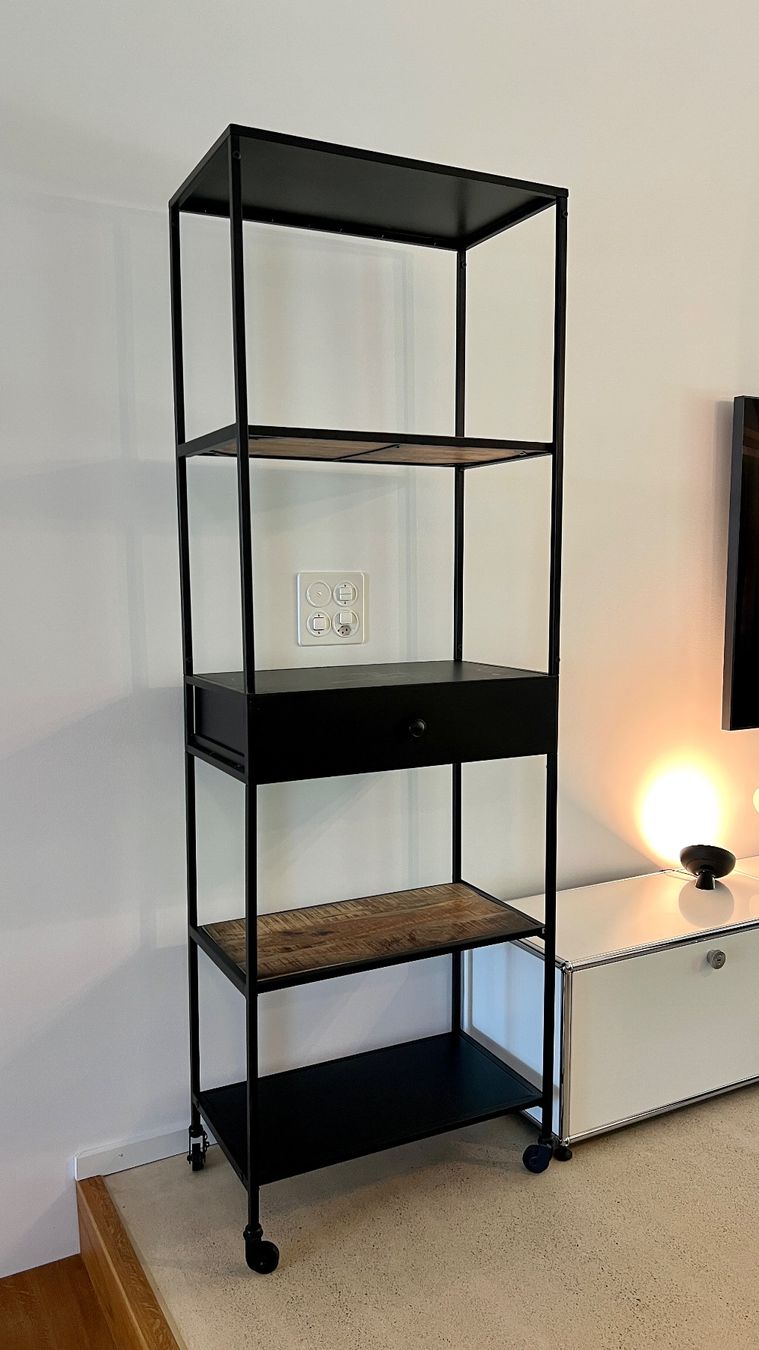 Scaffali: Regal Metall Schwarz – Usato da Derendingen venduto da Rico_90