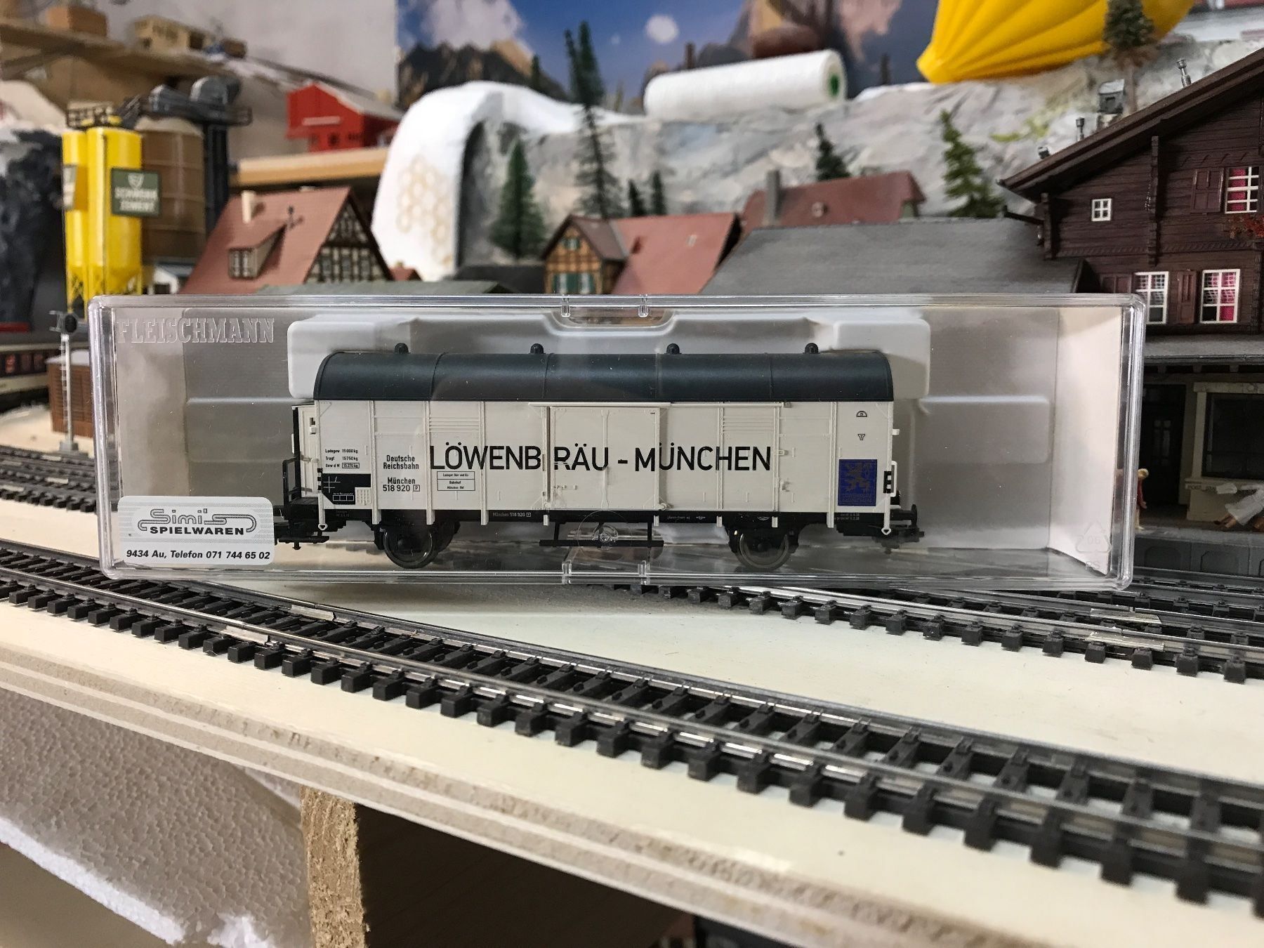 Fleischmann Modellini di ferrovie: Fleischmann Löwenbräu – Nuovo e nell'imballaggio originale da Gossau SG venduto da Krokodil344 5