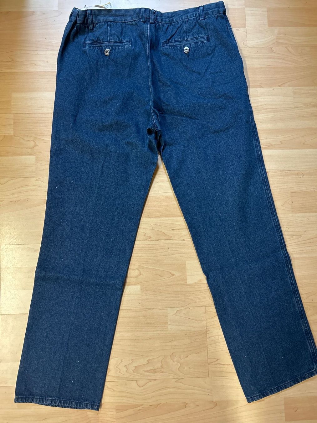 Jeans: Dunkelblaue Jeans Grösse 56 Bundweite ca. 100cm – Nuovo e nell'imballaggio originale da Koppigen venduto da Ready2Work 1