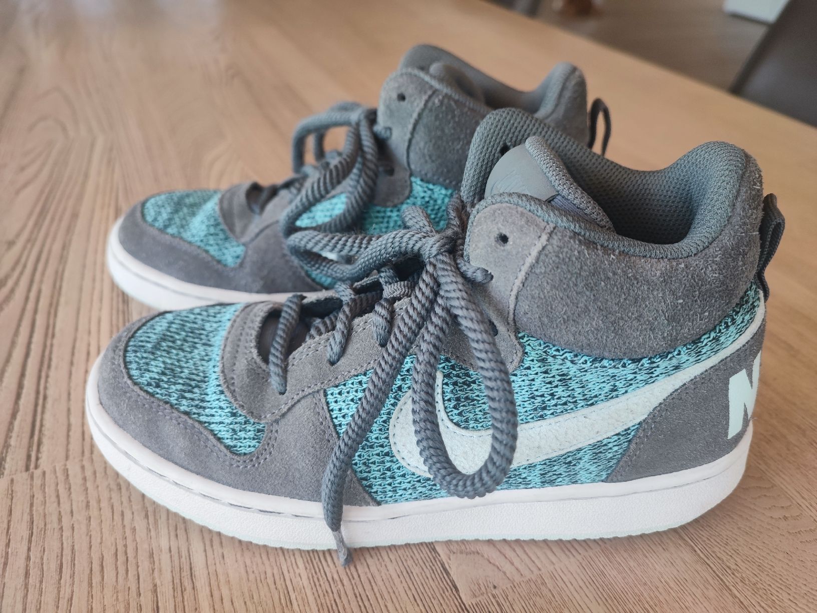 Nike Scarpe da uomo: coole Nike Sneaker (Midsneaker), Gr. 36.5 – Usato da Spiez venduto da passion4dogs
