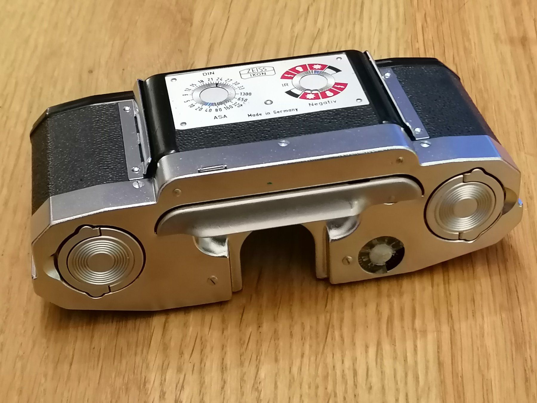 Zeiss Kamera: Zeiss Ikon Contaflex Wechselmagazin – Gebraucht aus Basel von vintagecollector 2
