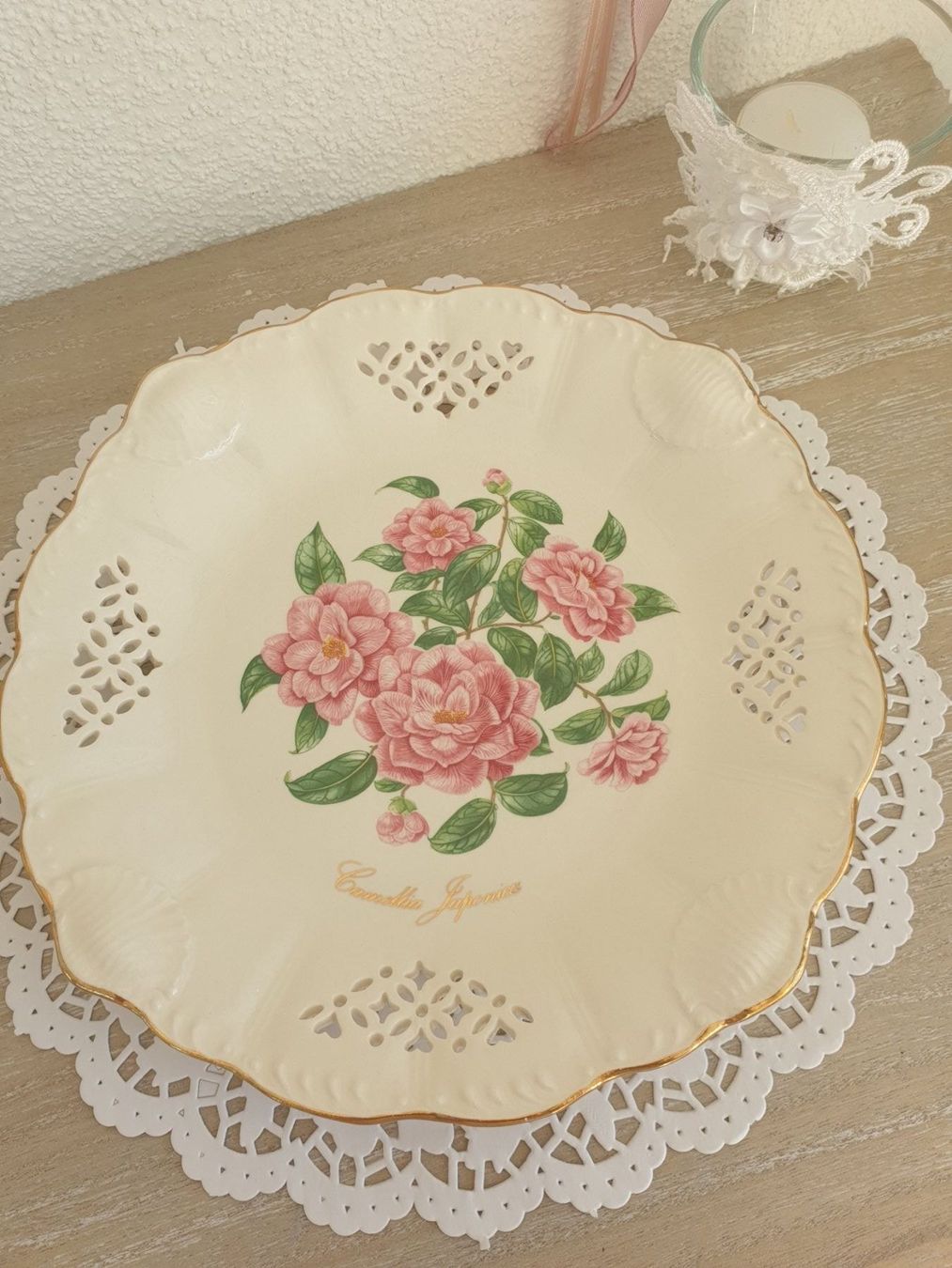 Piatti: Sammelteller Crown Davenport Camellia – Usato da Gossau ZH venduto da Goes05 2