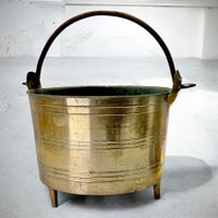 Ancienne marmite tripode en bronze avec pieds et anse