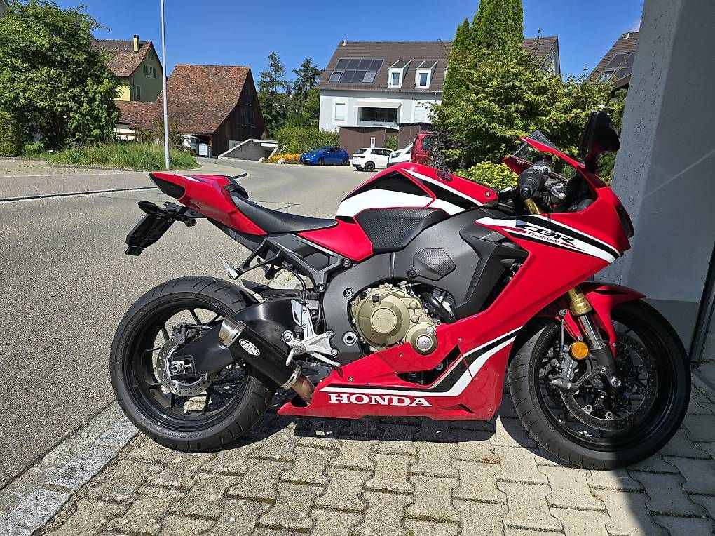 Strada: Honda CBR1000RR – Usato da Feuerthalen venduto da joe_vj22 3