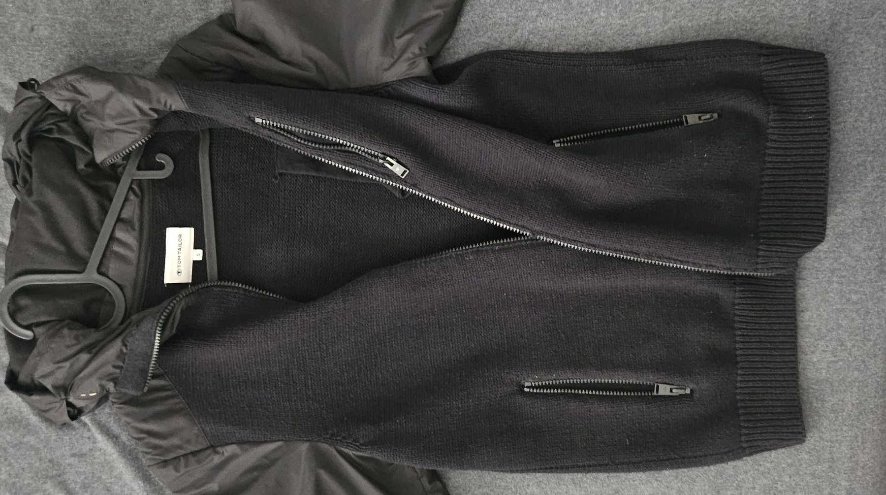 Tom Tailor Jacken: Tom Tailor Strickjacke mit Kapuze, Grösse S, Schwarz – Neu (gemäss Beschreibung) aus Schönenwerd von sch_2hzq