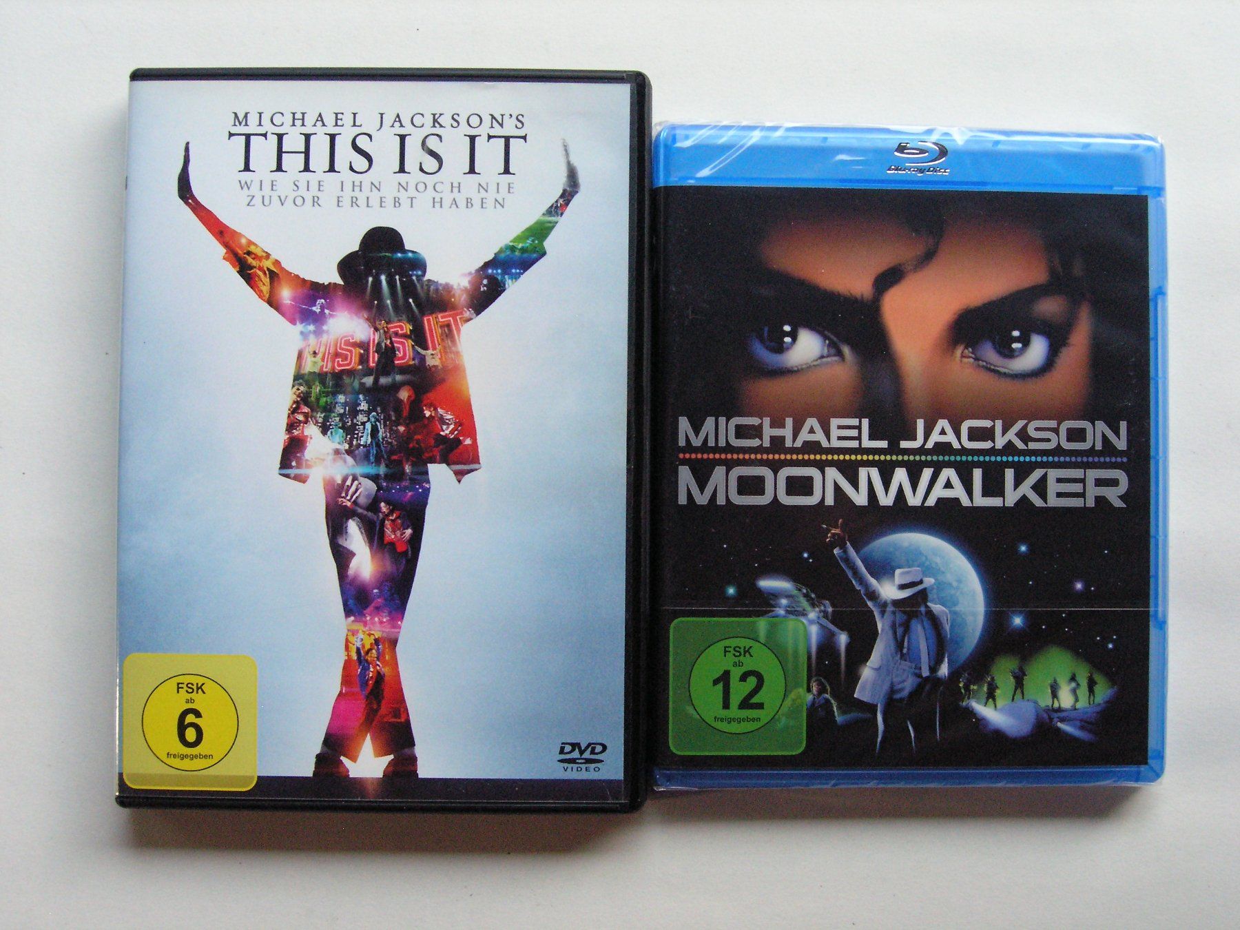 Tutti i DVDs: MICHAEL JACKSON MOONWALKER & THIS IS IT – Nuovo (secondo la descrizione) da Zuzwil SG venduto da vette13