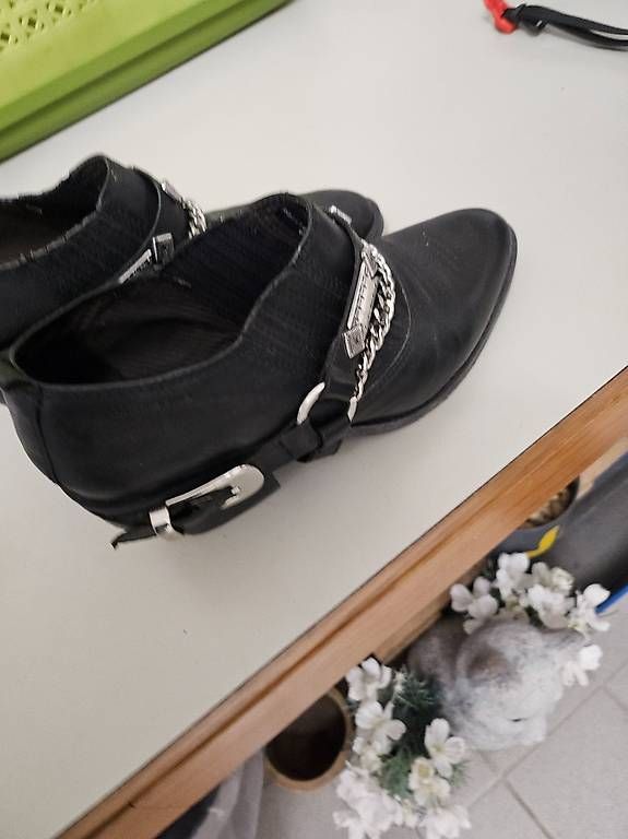 Damenschuhe: Exklusive Schuhe – Gebraucht aus Steinen von ruthmariaschelbert 3