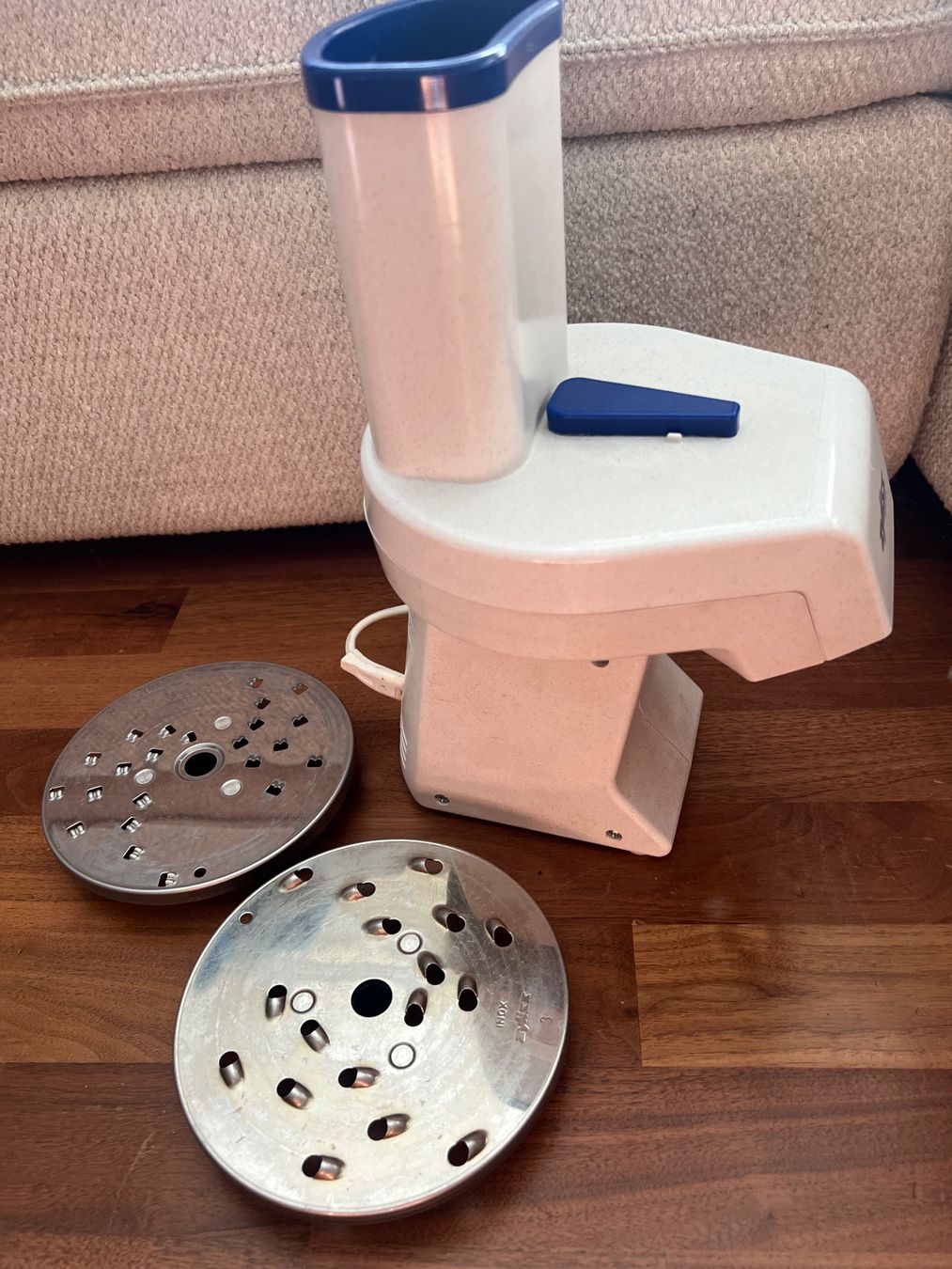Zyliss Elettrodomestici da cucina: Zyliss  Gemüseschneider mit 2 x Scheiben Elektro – Usato da Jona venduto da Sariksa 4