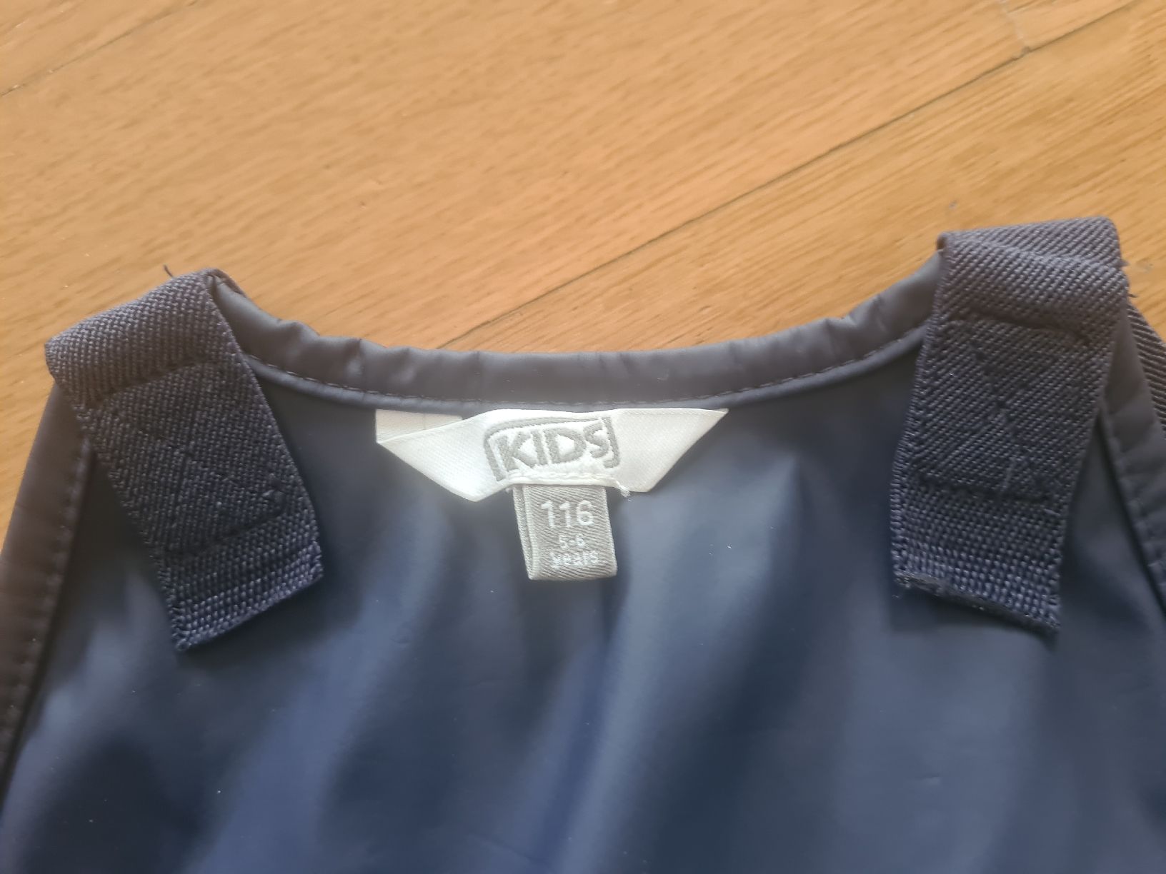 Pantaloni: Regenhose und Jogginghose Gr 116 – Usato da Zumikon venduto da daryona 2