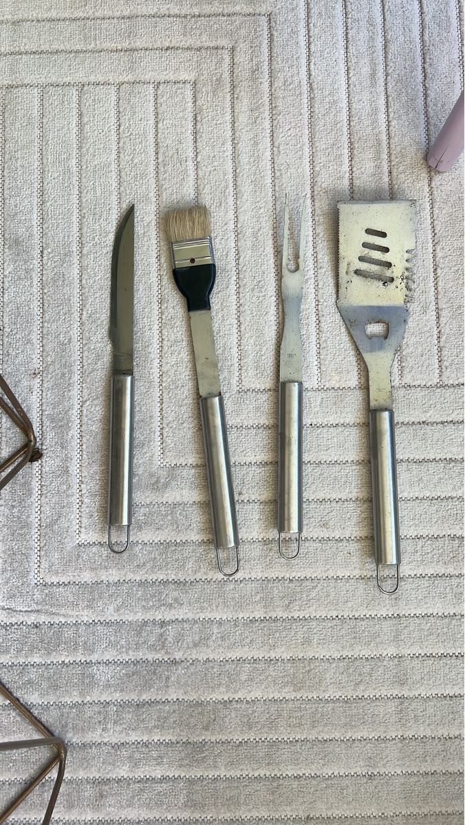 Bestecksets: Grillbesteck Set 4-teilig Gebraucht – Gebraucht aus Wettswil von kennlee3