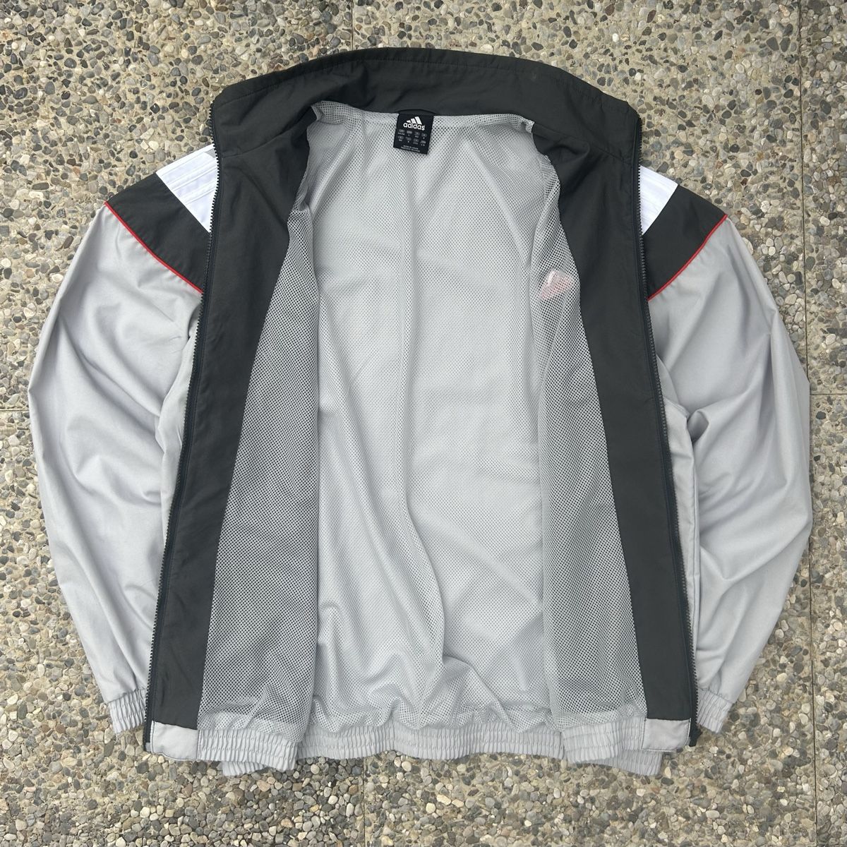 Adidas Jacken: Vintage Adidas 00’s track jacket – Gebraucht aus brent von fukusapes 3