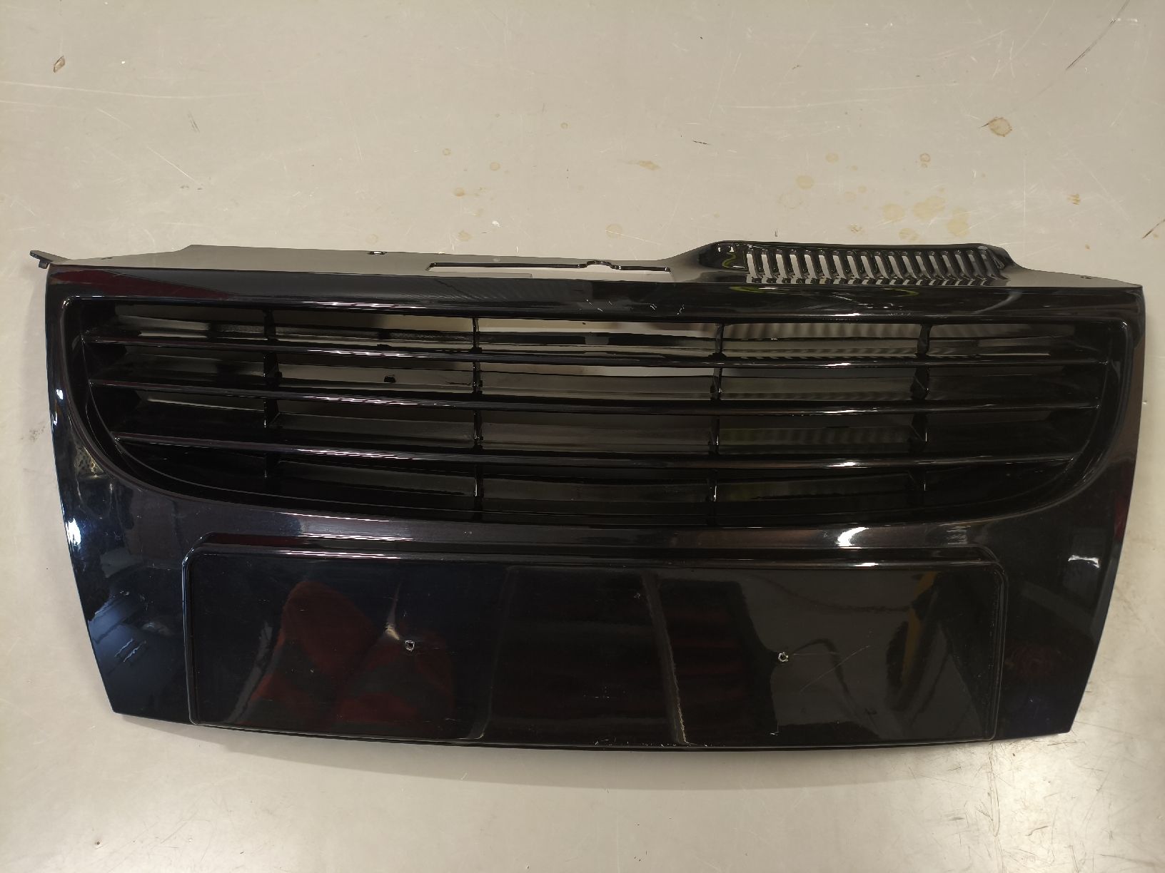 VW Tutti pezzi di ricambio auto: VW Eos Front Grill - Great Look! – Usato da Schöftland venduto da mcb_79lj