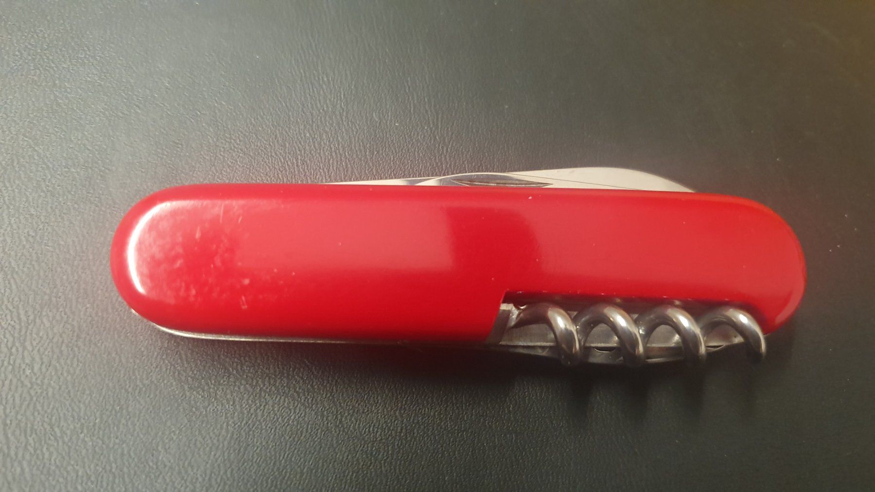 Victorinox Coltelli tascabile: 2 Victorinox Sackmesser mit Logo – Usato da Härkingen venduto da MarianneSi 1