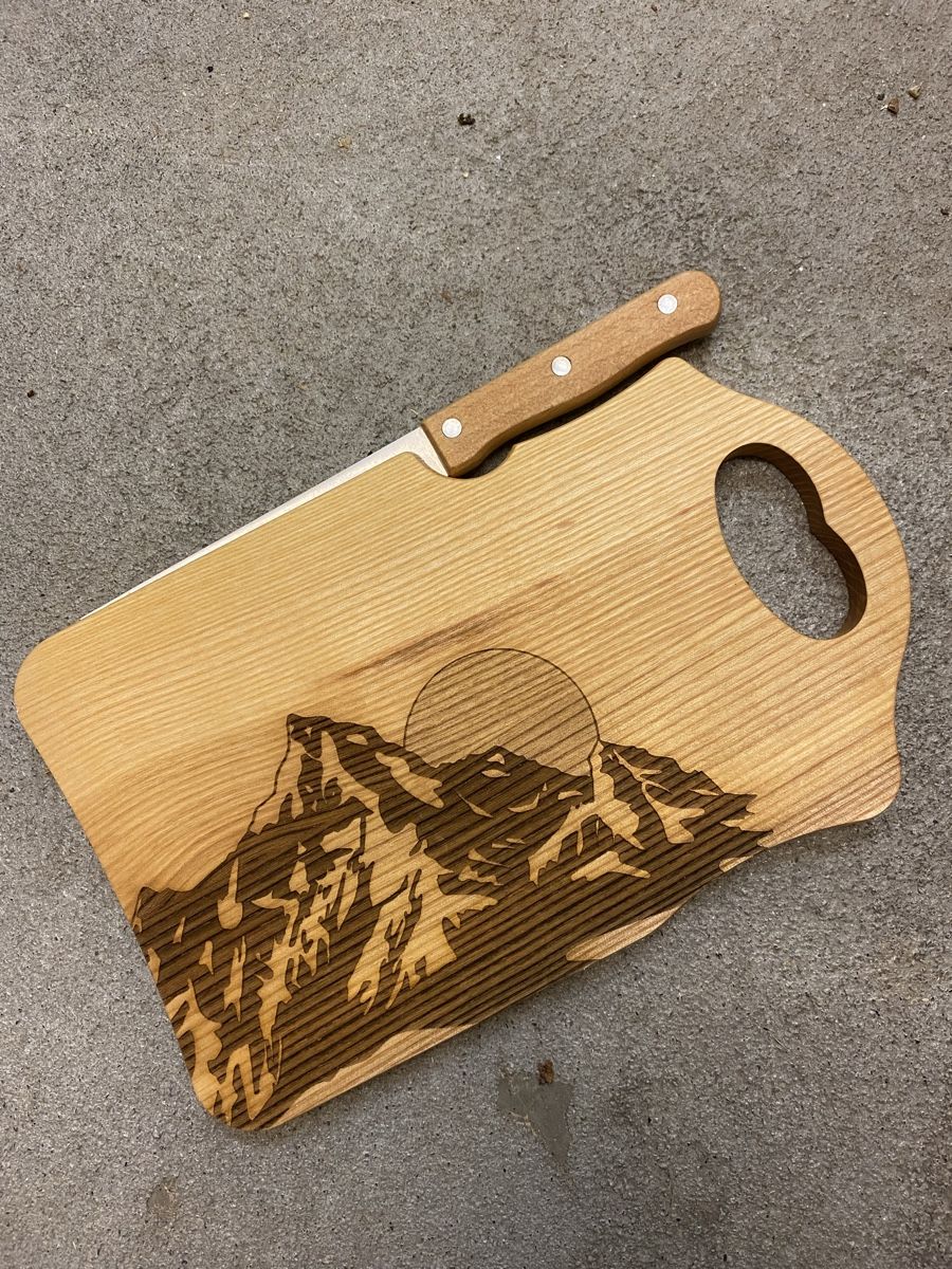 Elettrodomestici da cucina: Holzschneidebrett mit Messer – Nuovo (secondo la descrizione) da Sursee venduto da carole_eltschinger