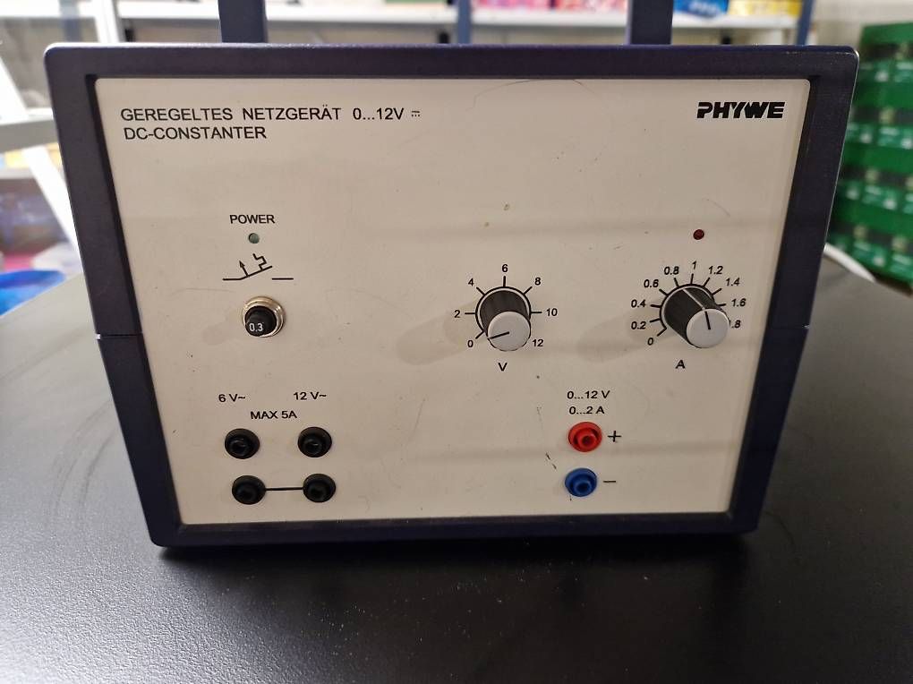 Componenti elettronici: PHYWE geregeltes Netzgerät 13505.93 mit Kabel , Physik – Usato da Niederbipp venduto da pas_j78b