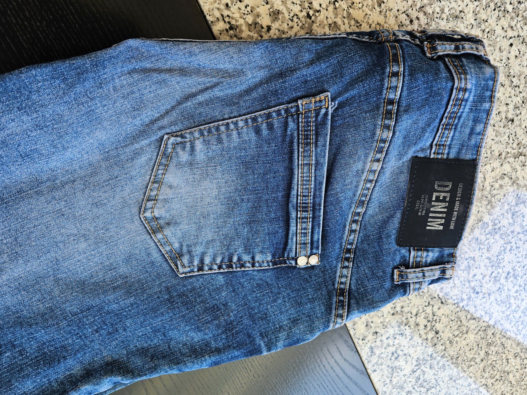 Cecil Jeans: 2 Cecile-Jeans Gr. 34 – Usato da Sirnach venduto da Grm5 2