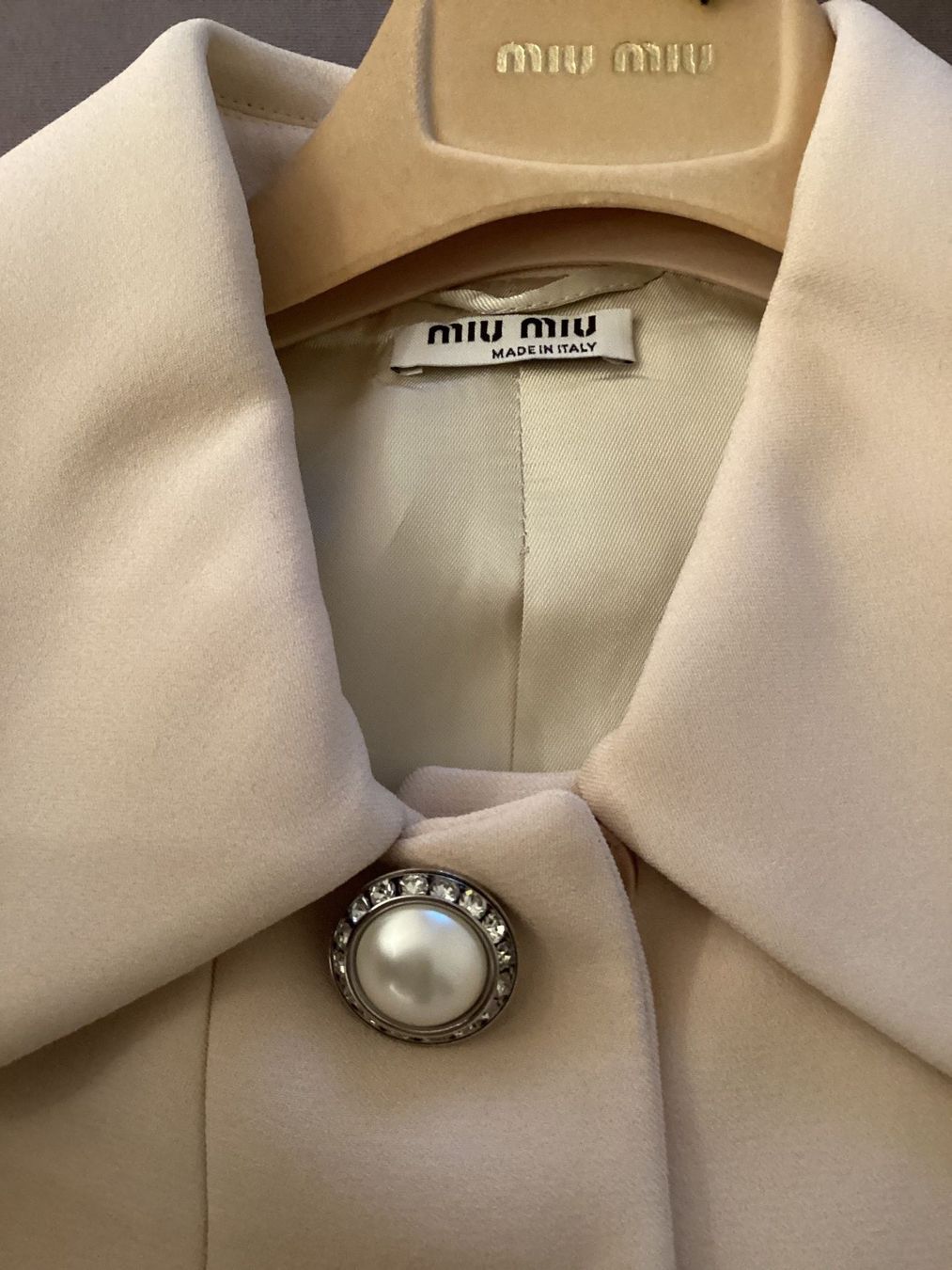 Miu Miu Giacche: Miu Miu Doll Blazer IT40-EU36 – Nuovo e nell'imballaggio originale da Pfäffikon ZH venduto da JingTunic 1