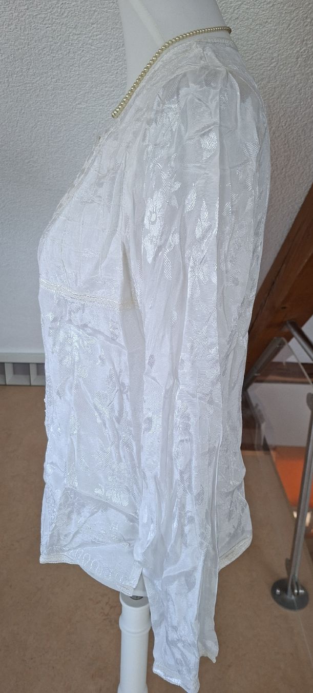 Boom Baba Blusen: Langarmbluse weiss Grösse (M)L Boom Baba Viscose, mit Samt  – Neu (gemäss Beschreibung) aus Klingnau von vollmond36 1