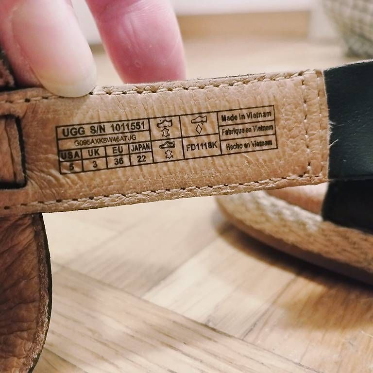 Ugg Scarpe da donna: UGG | Sandalen | Sommerschuhe | Gr. 36 – Usato da Luzern venduto da Llarry 3