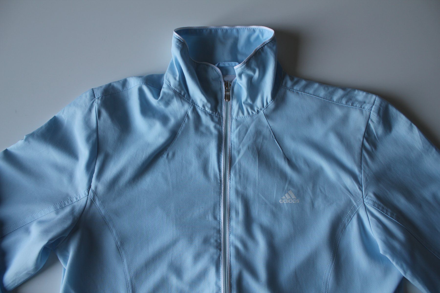 Adidas Jacken: Veste Adidas bleu clair    t. 36 – Gebraucht aus Peseux von Gilloss 1