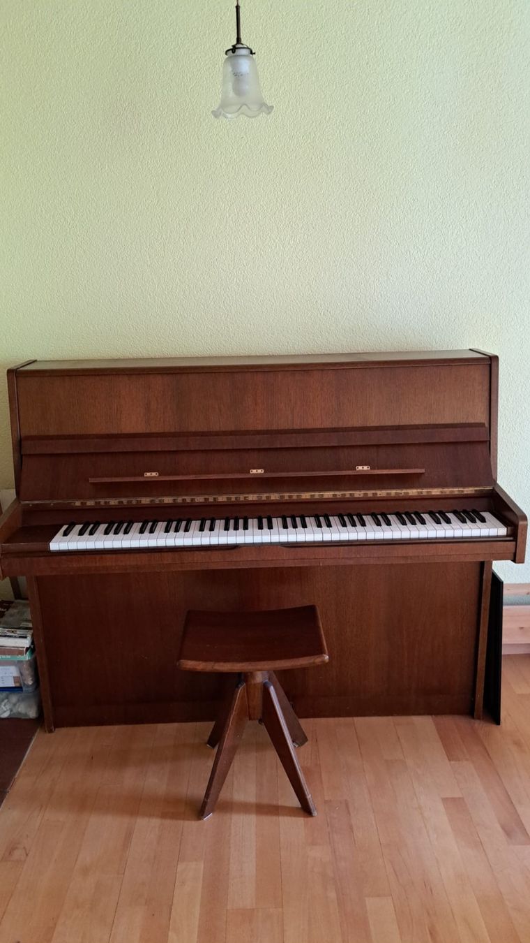 Burger & Jacobi Strumenti musicali: Klavier mit Hocker – Usato da St. Gallen venduto da simeli-