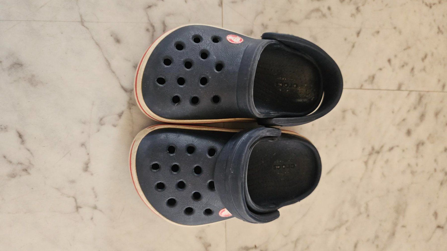 Schuhe für Jungen: Crocs kinderschuh UK6 – Gebraucht aus Küsnacht ZH von StuartJohnston