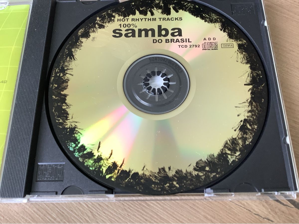 CD: 100% SAMBA DO BRASIL – Usato da herzogenbuchsee venduto da HIFIANER 2