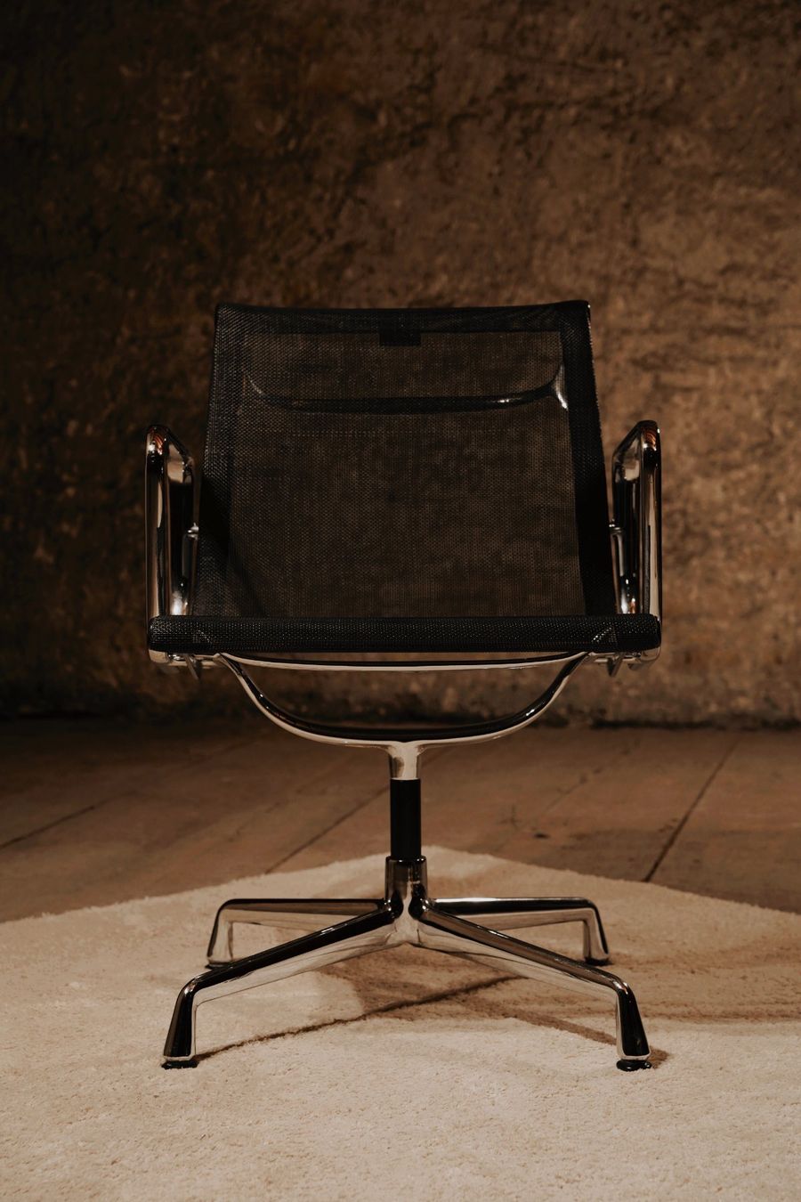 Vitra Sedie: VITRA - EA 107 - Aluminium Chair - Eames Designklassiker – Usato da Biel/Bienne venduto da 33drei 2